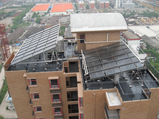 2 榮獲住建部示范單位黃石金港明珠-全玻璃真空管太陽能集中供熱系統(tǒng)工程.JPG